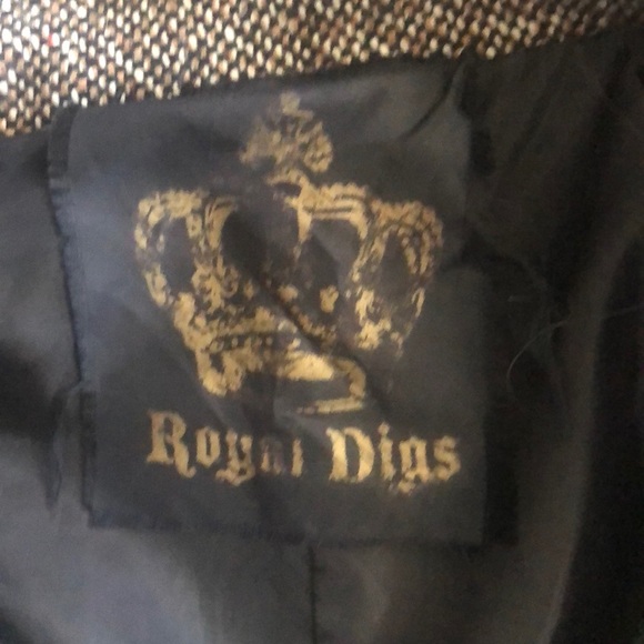 Coat - Picture 2 of 3